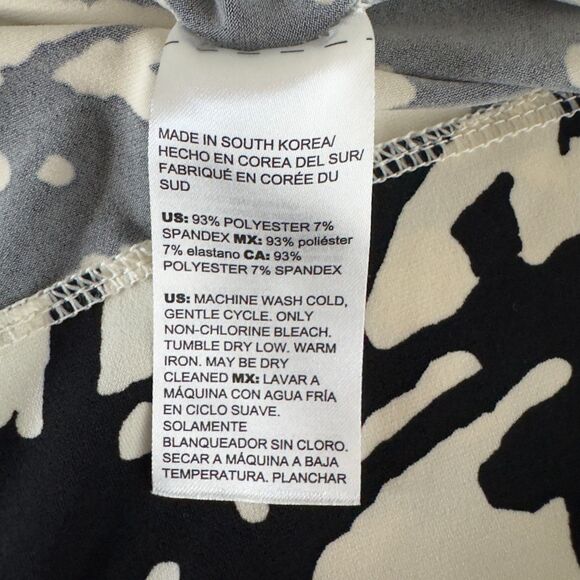 Chico's Travelers Geometric Print Top Women's Size Small (Chico's Size 0) - Picture 4 of 9